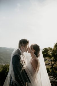kiss under veil